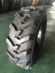 põllumajandusmasina / traktorin rengas / teollisuusrengas  12.5/80-18 PHO R4 12PR